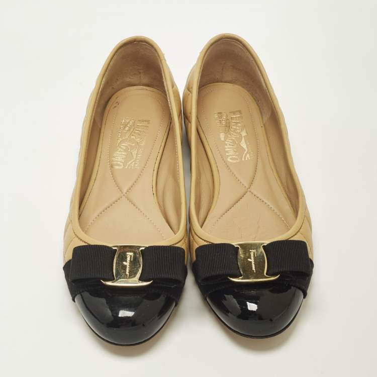 Pre Owned Salvatore Ferragamo Varina Size 37 Beige/Black Leather and Patent Leather Ballet Flats