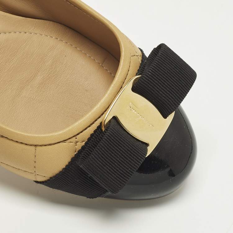 Pre Owned Salvatore Ferragamo Varina Size 37 Beige/Black Leather and Patent Leather Ballet Flats