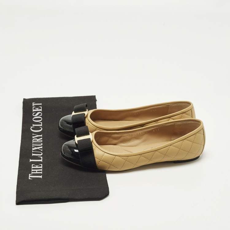 Pre Owned Salvatore Ferragamo Varina Size 37 Beige/Black Leather and Patent Leather Ballet Flats