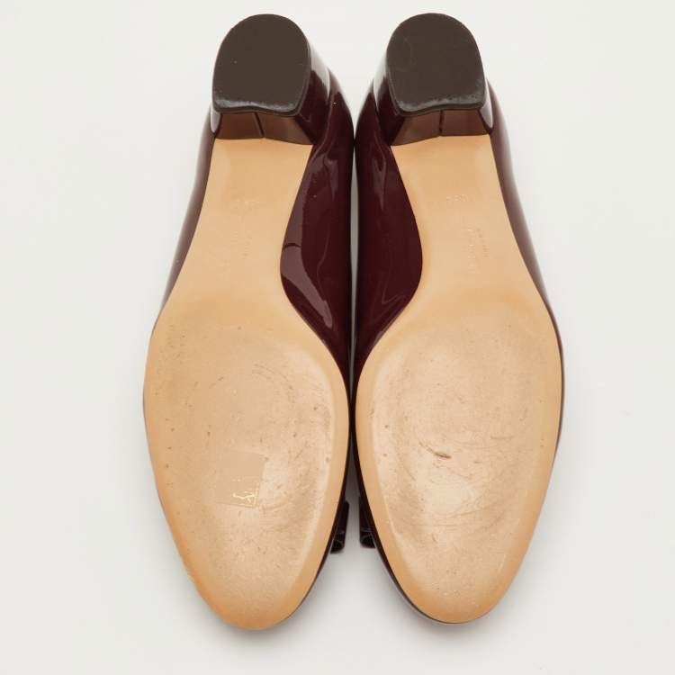 مملوكة مسبقًا Salvatore Ferragamo Vara Bow Size 41 Burgundy Patent Leather Block Heel Pumps