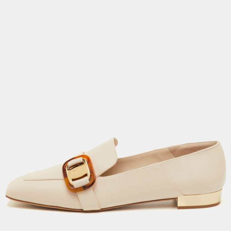 Pre Owned Salvatore Ferragamo Size 41 Slip On Cream Leather Loafers