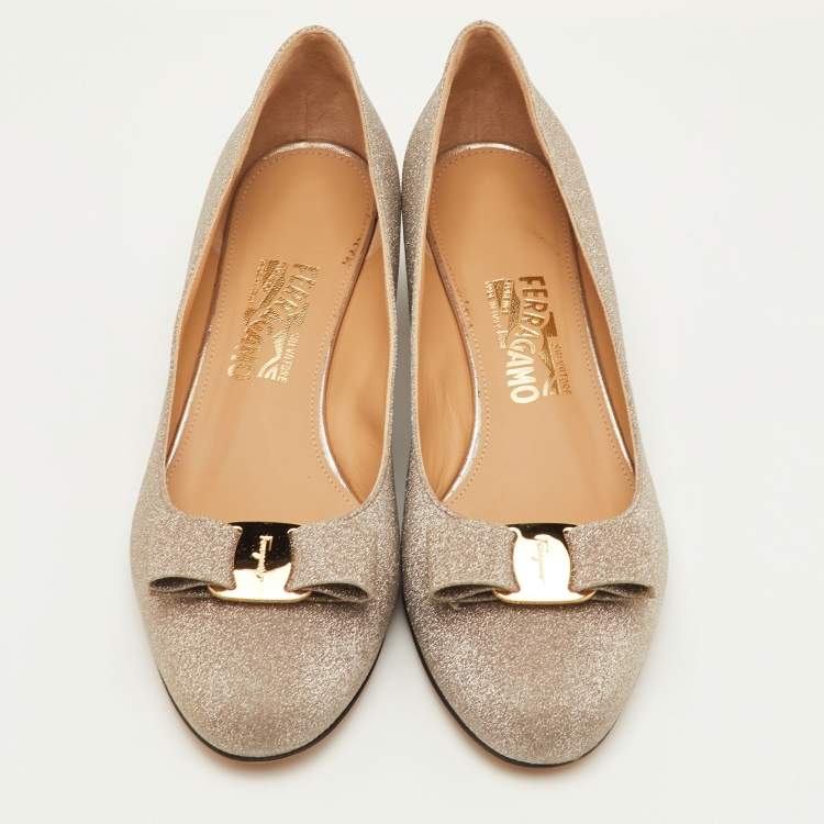Pre Owned Salvatore Ferragamo Vara Bow Size 41 Metallic Glitter Fabric Pumps