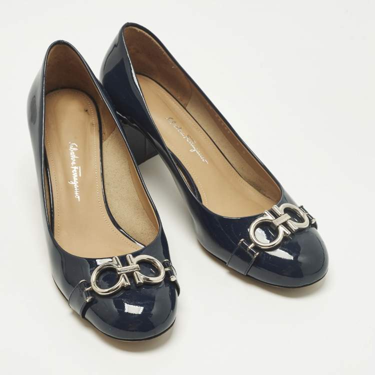 Pre Owned Salvatore Ferragamo Garda Size 38.5 Navy Blue Patent Leather Block Heel Pumps
