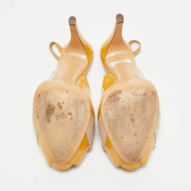 Pre Owned Salvatore Ferragamo  Size 37 Beige Patent Leather Vara Bow  Slingback  Peep Toe Pumps