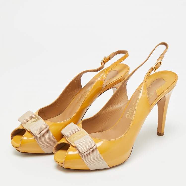 Pre Owned Salvatore Ferragamo  Size 37 Beige Patent Leather Vara Bow  Slingback  Peep Toe Pumps