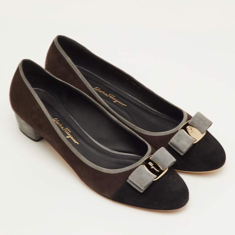 Pre Owned Salvatore Ferragamo Vara Bow Size 41 Multicolor Suede Block Heel Pumps