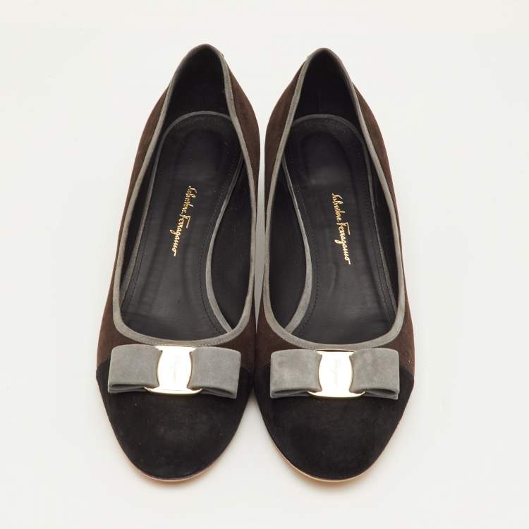 Pre Owned Salvatore Ferragamo Vara Bow Size 41 Multicolor Suede Block Heel Pumps