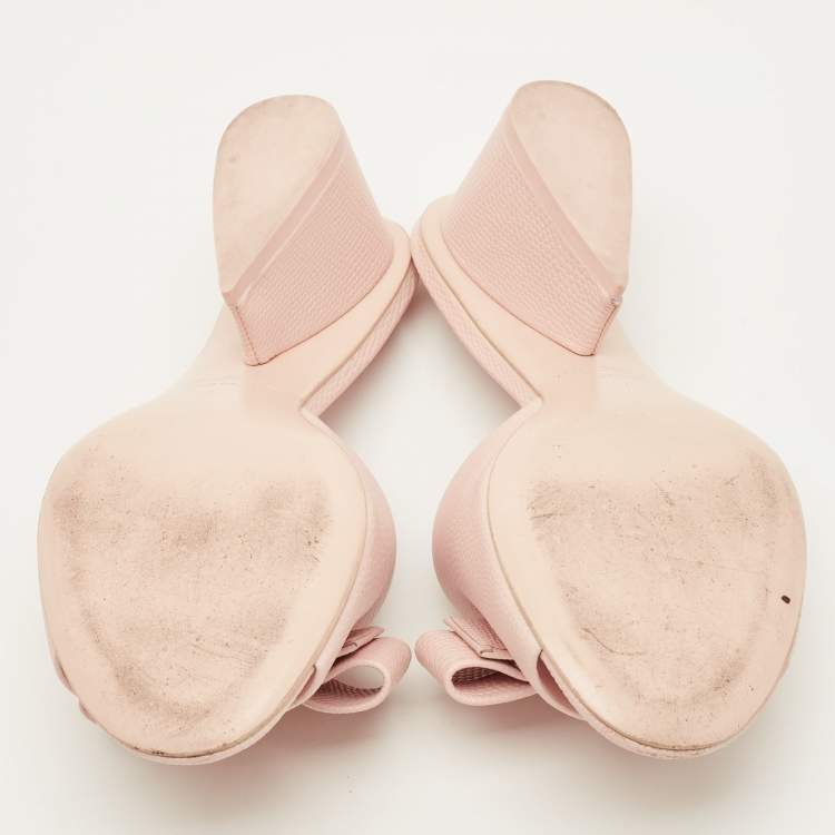 Pre Owned Salvatore Ferragamo Valery Size 36.5 Pink Leather Slide Sandals