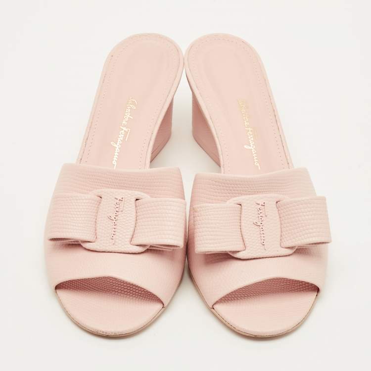Pre Owned Salvatore Ferragamo Valery Size 36.5 Pink Leather Slide Sandals