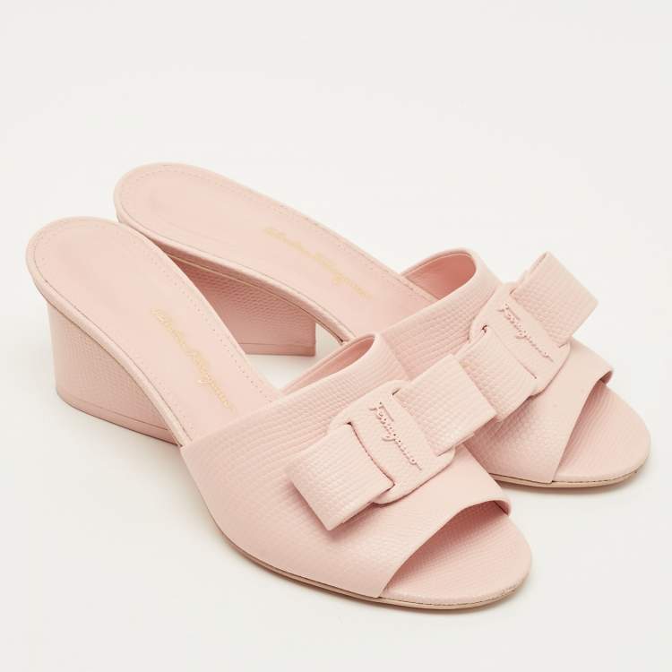 Pre Owned Salvatore Ferragamo Valery Size 36.5 Pink Leather Slide Sandals