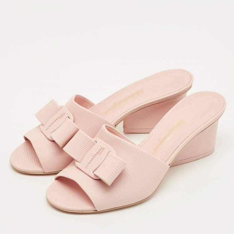 Pre Owned Salvatore Ferragamo Valery Size 36.5 Pink Leather Slide Sandals