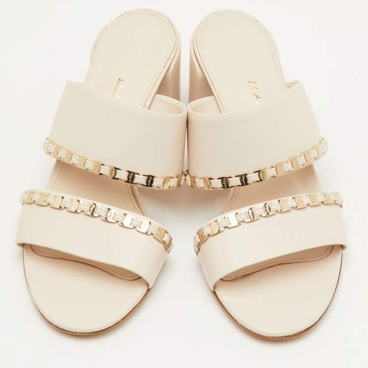 Pre Owned Salvatore Ferragamo Trabia Size 39 Cream Leather Slide Sandals