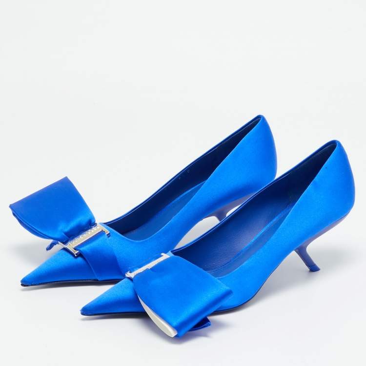 Pre Owned Salvatore Ferragamo Erica Size 39 Blue Satin Pumps
