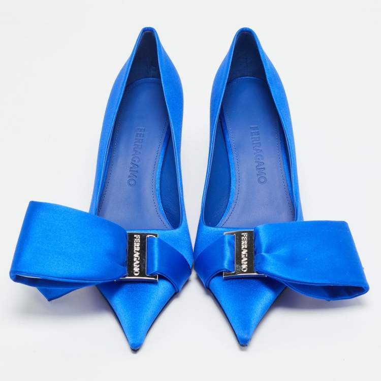 Pre Owned Salvatore Ferragamo Erica Size 39 Blue Satin Pumps