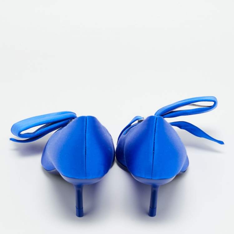 Pre Owned Salvatore Ferragamo Erica Size 39 Blue Satin Pumps