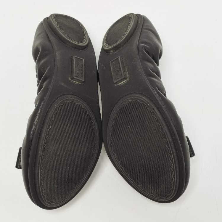 مملوكة مسبقًا Salvatore Ferragamo Vara Bow Size 38.5 Black Leather Ballet Flats