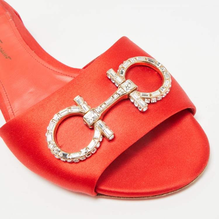 Pre Owned Salvatore Ferragamo Gancini Size 38.5 Red Satin Crystal Embellished Slide Sandals