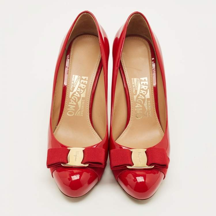 مملوكة مسبقًا Salvatore Ferragamo Vara Bow Size 36 Red Patent Leather Platform Pumps