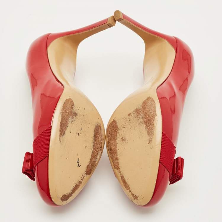 مملوكة مسبقًا Salvatore Ferragamo Vara Bow Size 36 Red Patent Leather Platform Pumps