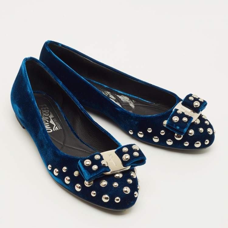 Pre Owned Salvatore Ferragamo Vara Bow Studded Size 35.5 Blue Velvet Ballet Flats