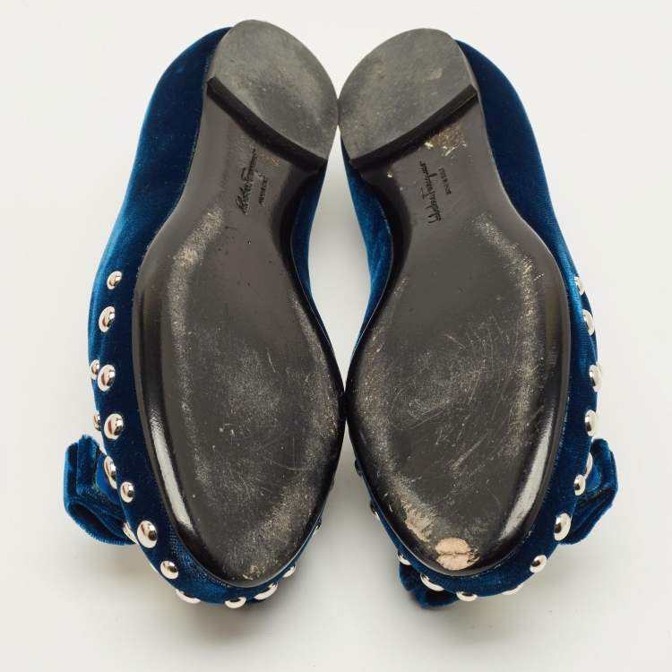 Pre Owned Salvatore Ferragamo Vara Bow Studded Size 35.5 Blue Velvet Ballet Flats