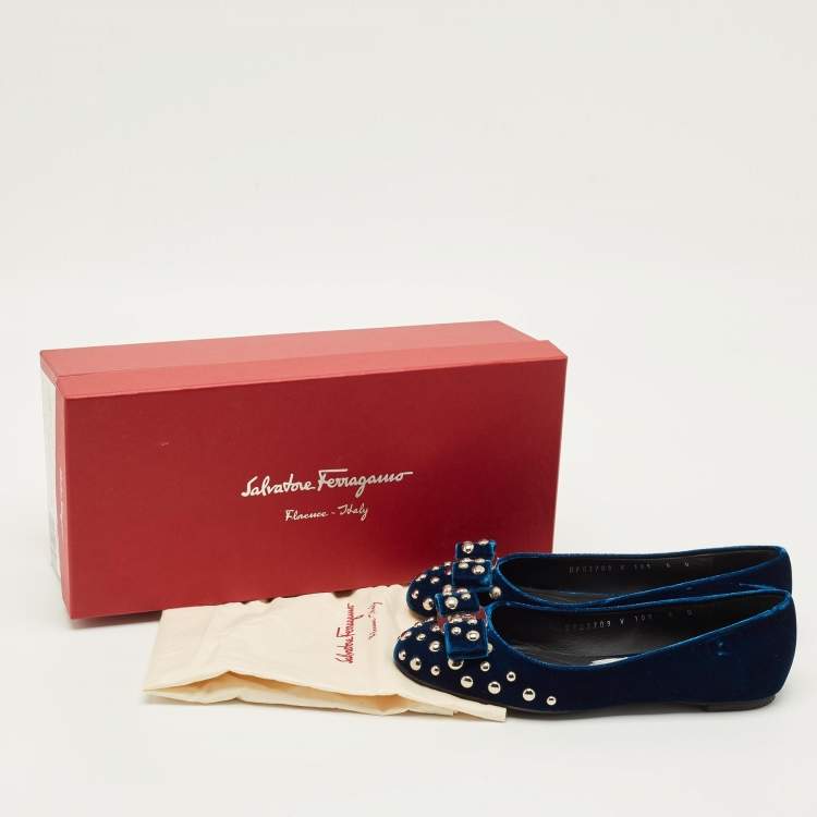 Pre Owned Salvatore Ferragamo Vara Bow Studded Size 35.5 Blue Velvet Ballet Flats