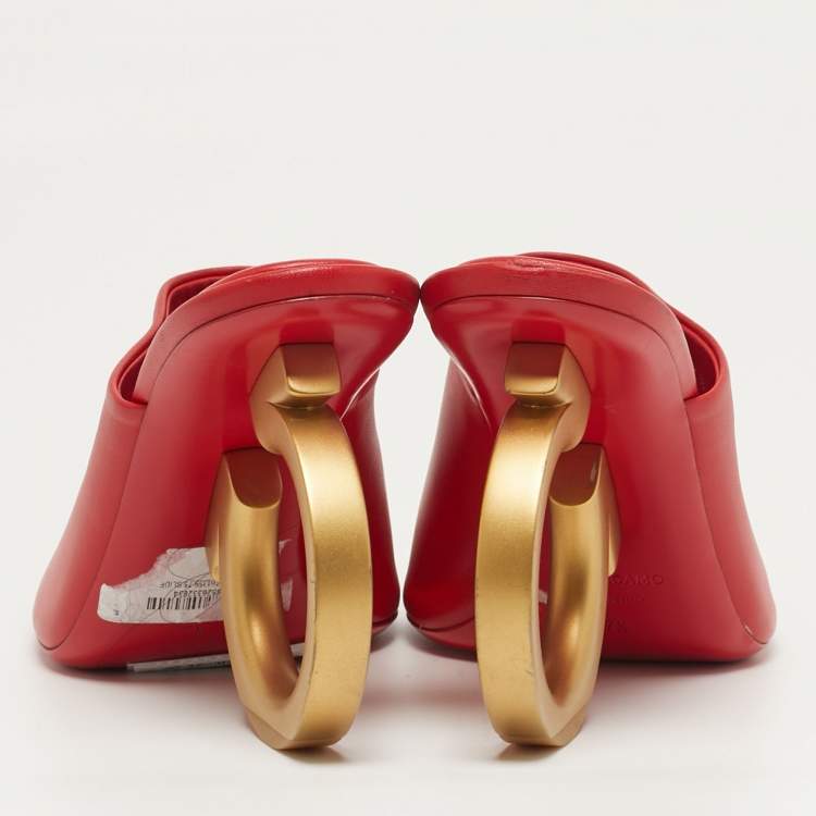 Pre Owned صندل سلايد سالفاتوري فيراغامو جلد أحمر أسطرو مقاس 36.5