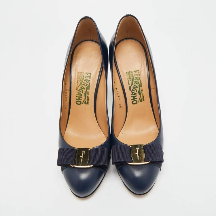 Pre Owned Salvatore Ferragamo Rilly Size 39.5 Navy Blue Leather Platform Pumps