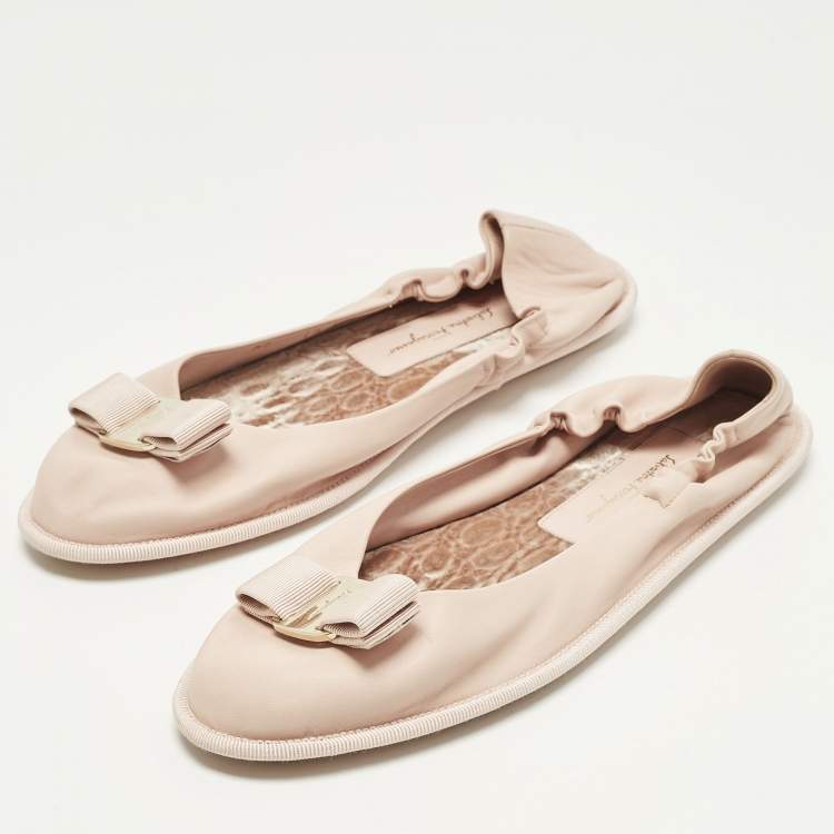 Pre Owned Salvatore Ferragamo Vara Bow Size 38 Pink Leather Scrunch Ballet Flats