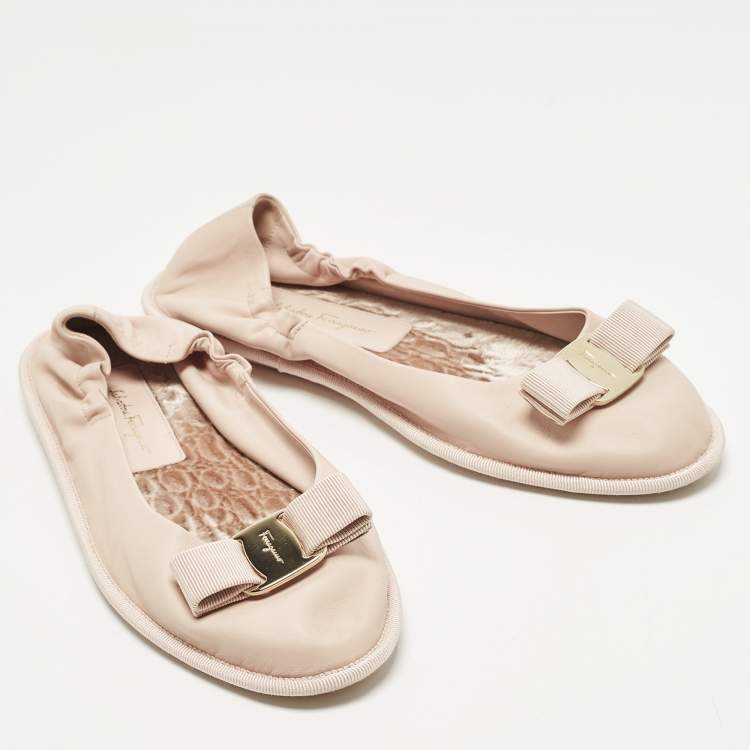 Pre Owned Salvatore Ferragamo Vara Bow Size 38 Pink Leather Scrunch Ballet Flats