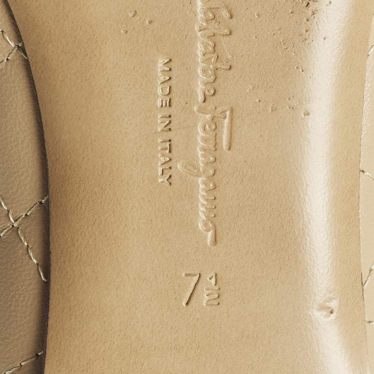 Pre Owned حذاء باليرينا فلات سالفاتوري فيراغامو جلد مبطن بيج مزين فيونكة فارا مقاس 37.5