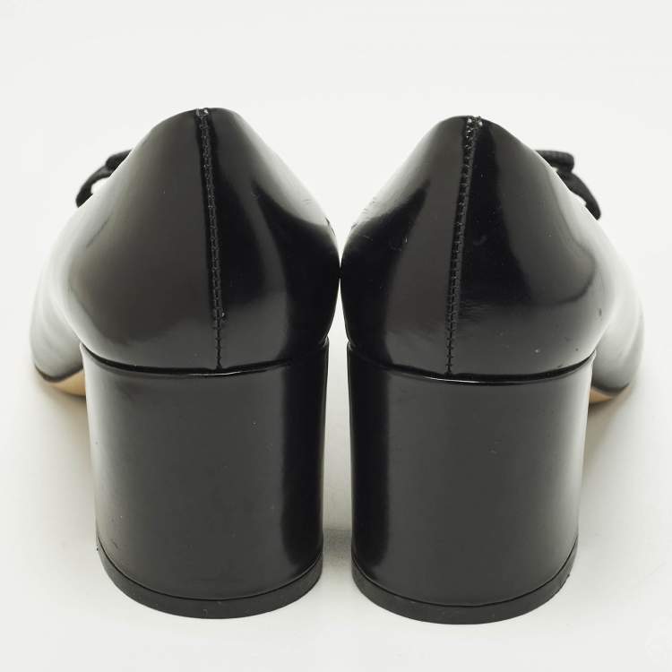 مملوكة مسبقًا Salvatore Ferragamo Bow Size 38 Black Patent Leather Block Heel Pumps