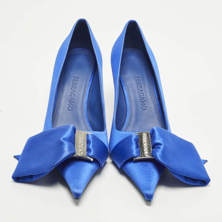 Pre Owned Salvatore Ferragamo Erica Size 38 Blue Satin Pumps