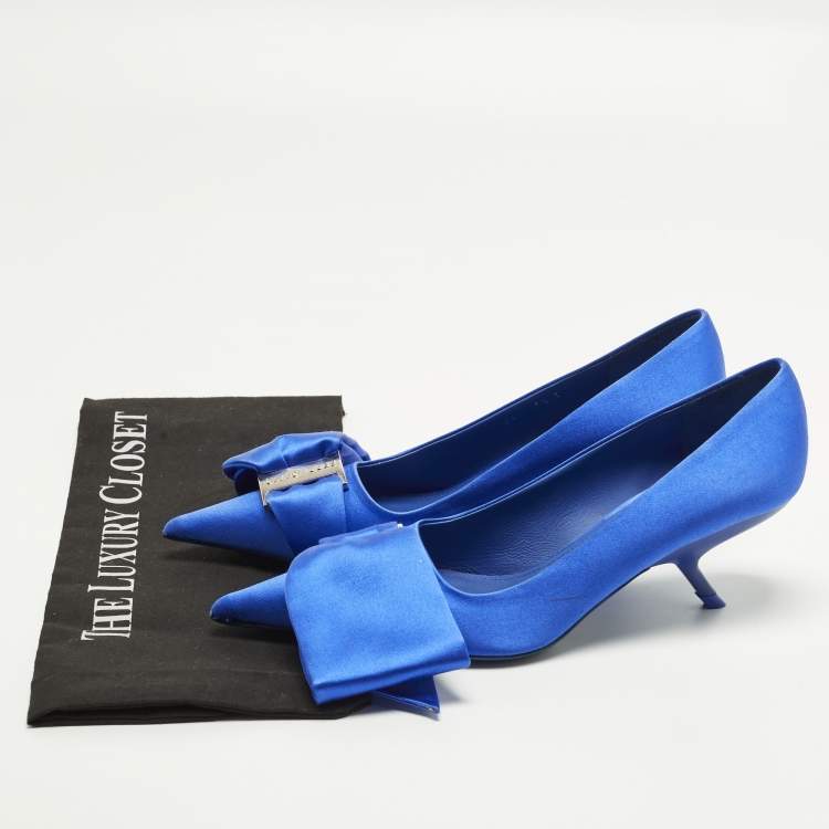 Pre Owned Salvatore Ferragamo Erica Size 38 Blue Satin Pumps