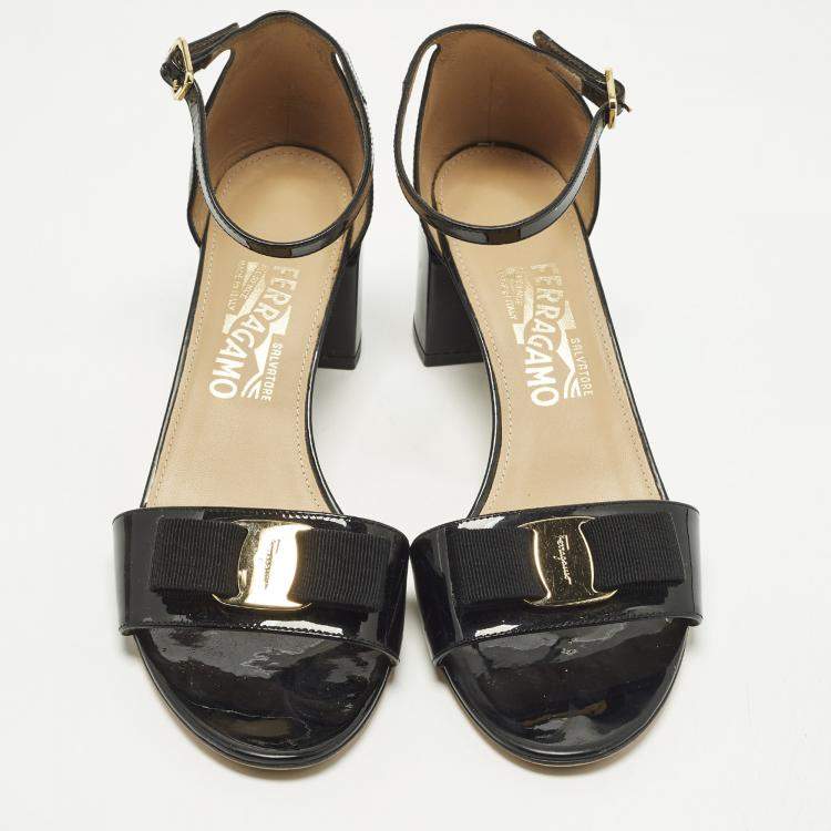 Pre Owned Salvatore Ferragamo Vara Bow Size 38.5 Black Patent Leather Ankle Strap Sandals