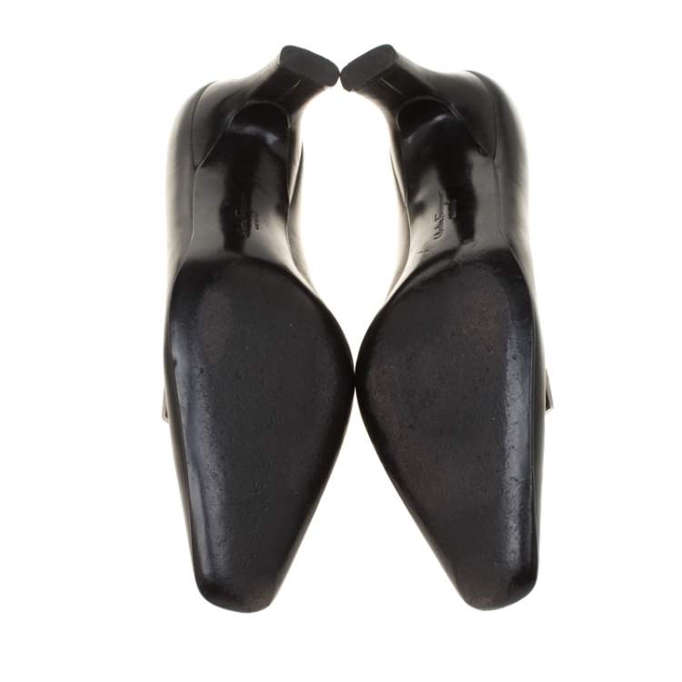 Pre Owned Salvatore Ferragamo Black Leather Buckle Detail Pumps Size 35.5
