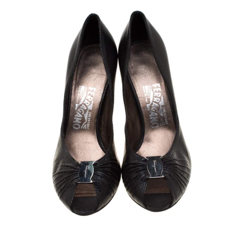 Pre Owned Salvatore Ferragamo Black Lizard Leather Fiberia Peep Toe Pumps Size 38.5