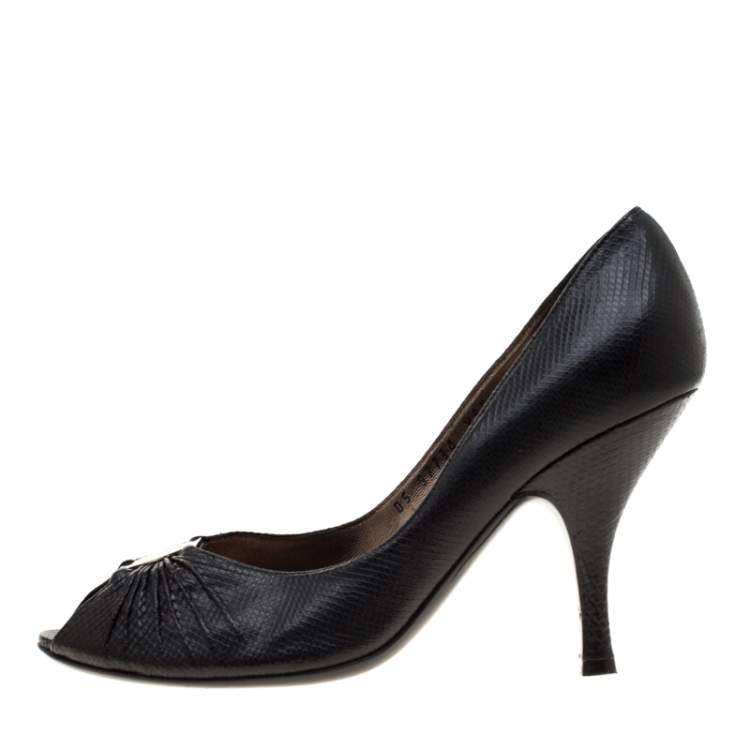 Pre Owned Salvatore Ferragamo Black Lizard Leather Fiberia Peep Toe Pumps Size 38.5