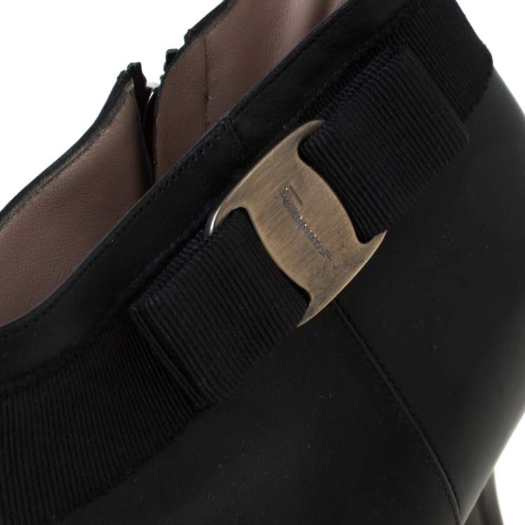 Pre Owned Salvatore Ferragamo Black Leather Booties Size 41
