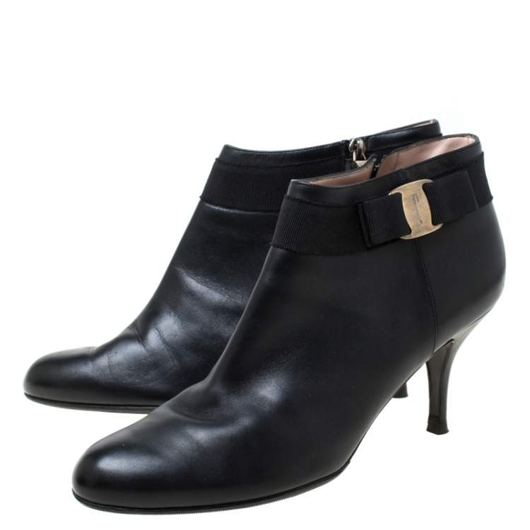 Pre Owned Salvatore Ferragamo Black Leather Booties Size 41