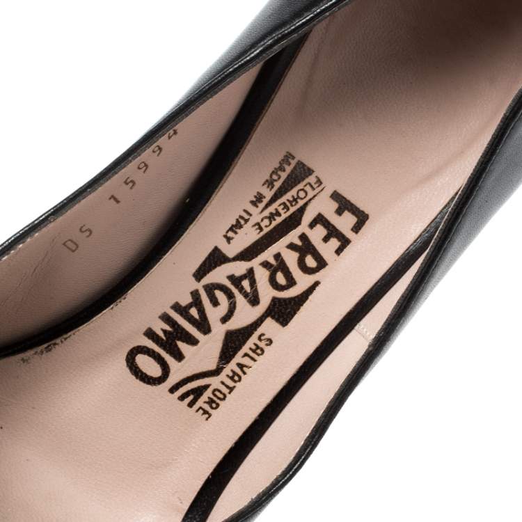 Pre Owned Salvatore Ferragamo Black Pleated Leather Peep Toe Pumps Size 37