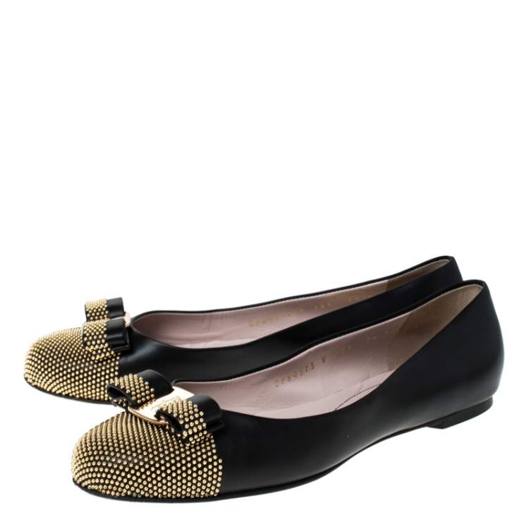 مملوكة مسبقًا Salvatore Ferragamo Black Leather Varina Studded Ballet Flats Size 38