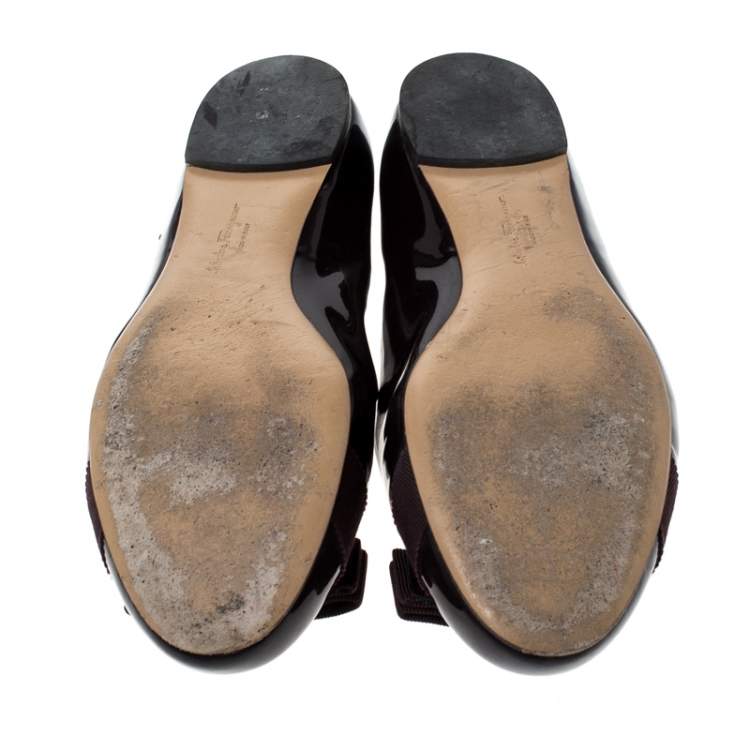 مملوكة مسبقًا Salvatore Ferragamo Burgundy Patent Leather Vara Bow Ballet Flats Size 38