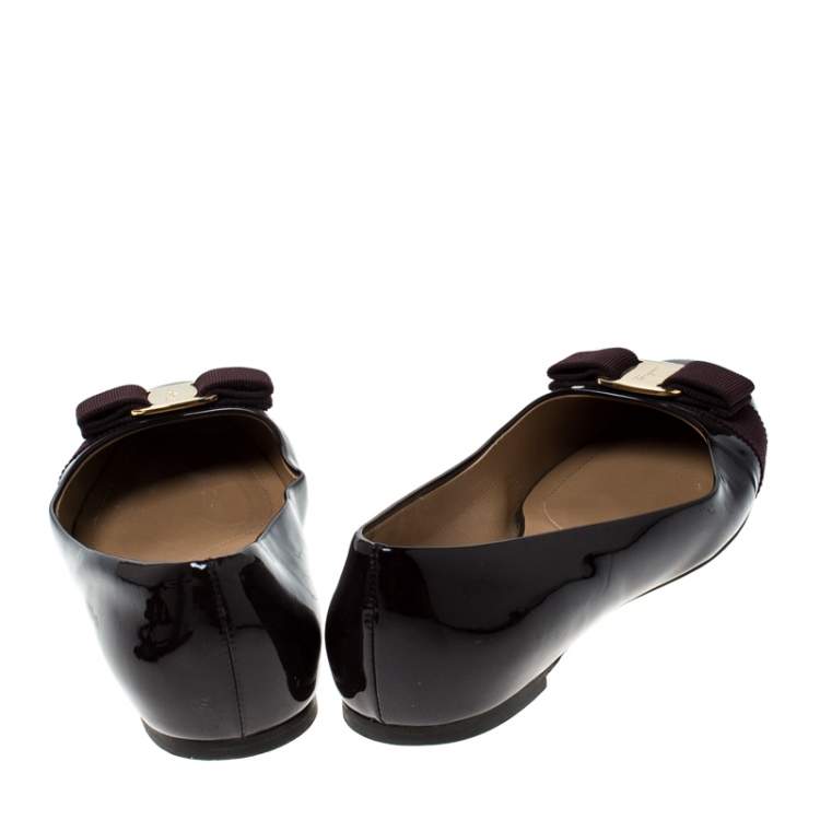 مملوكة مسبقًا Salvatore Ferragamo Burgundy Patent Leather Vara Bow Ballet Flats Size 38