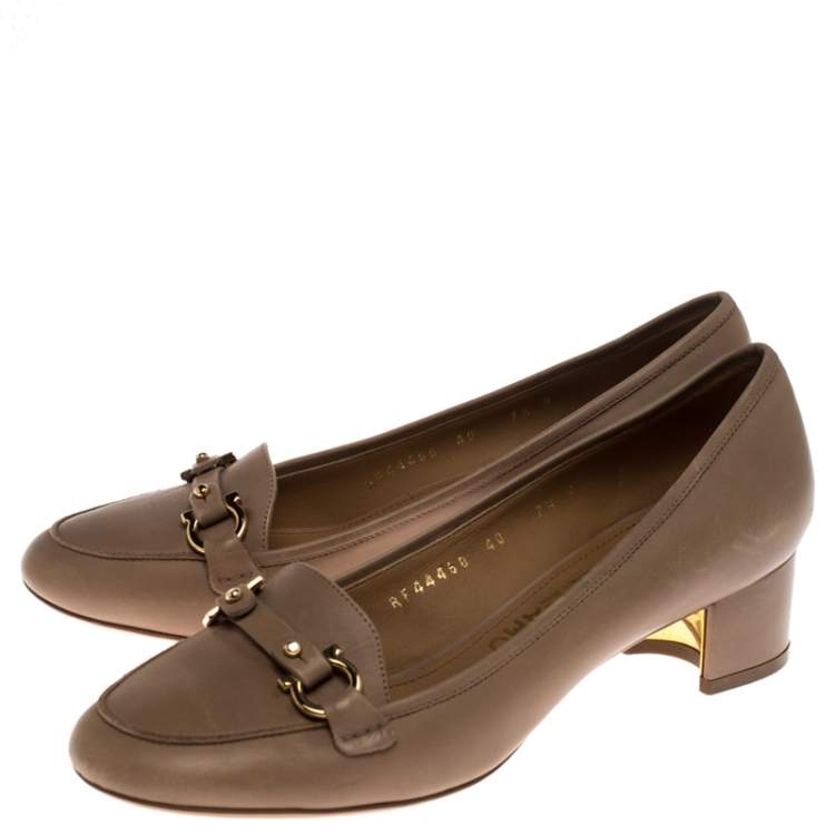 Pre Owned Salvatore Ferragamo Double Gancio Leather Block Heel Pumps Size 40