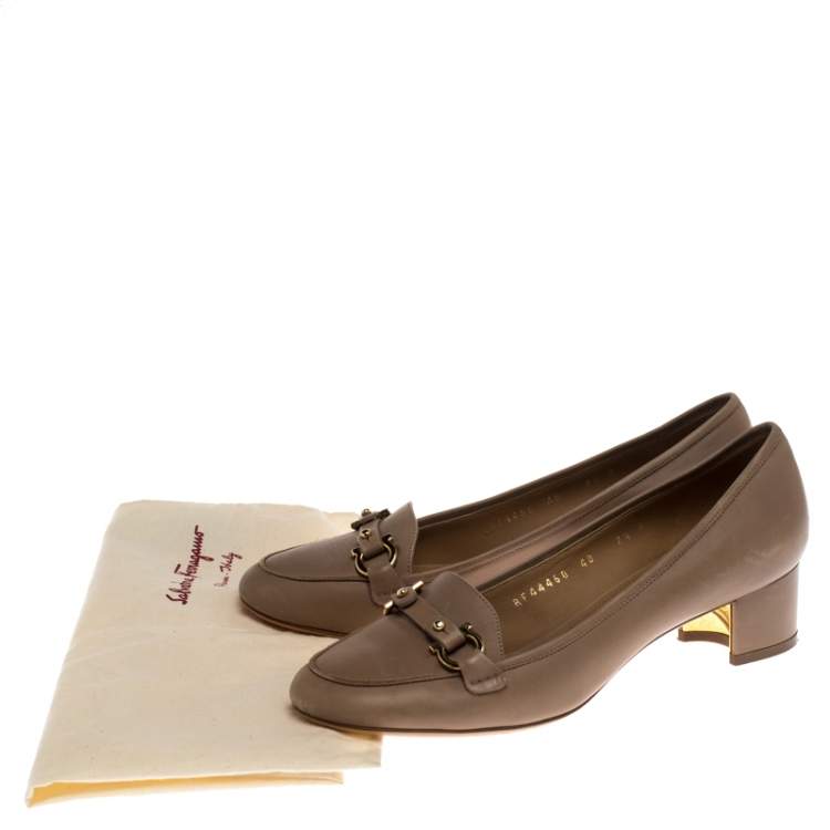 Pre Owned Salvatore Ferragamo Double Gancio Leather Block Heel Pumps Size 40