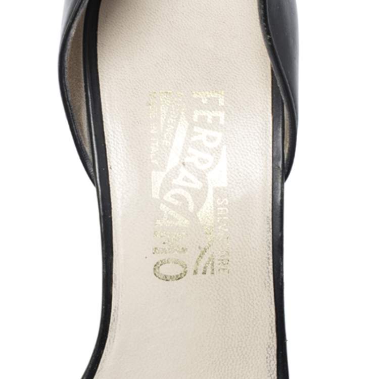 Pre Owned Salvatore Ferragamo Black Leather Strappy Gancini Logo Sandals Size 38.5