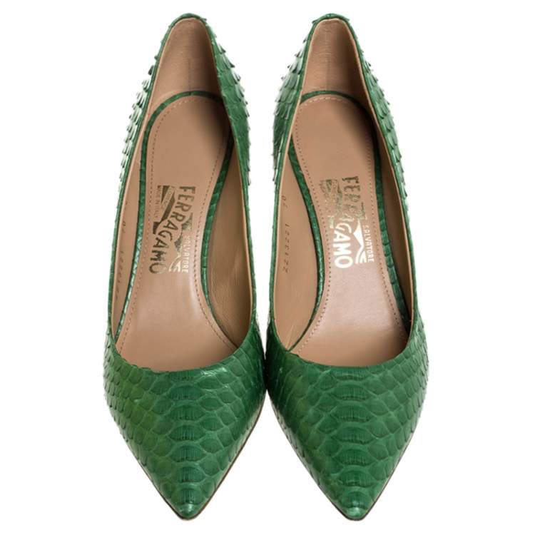Pre Owned Salvatore Ferragamo Green Python Susi Pointed Toe Pumps Size 40.5