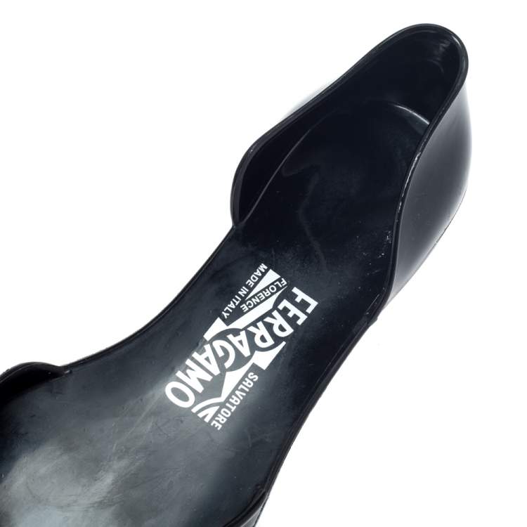 مملوكة مسبقًا Salvatore Ferragamo Black Jelly Barbados Bow Flats Size 38.5