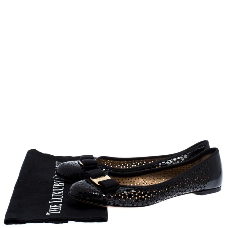 Pre Owned Salvatore Ferragamo Black Lazer Cut Patent Leather Vara Bow Flats Size 40